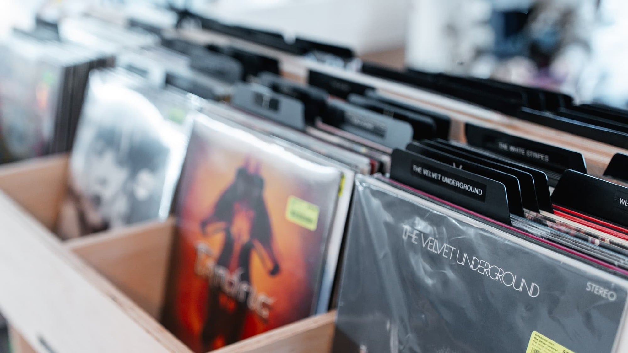 Where to Buy Vinyl Records: A Guide for New Collectors and Lifelong Fans