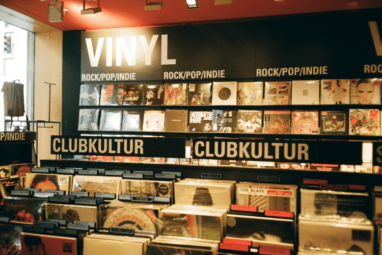 Where to Buy Vinyl Records: A Guide for New Collectors and Lifelong Fans