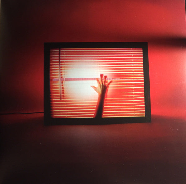 Chvrches – Screen Violence – Release:cfefed29-f555-4b9d-b861-7ef99d23765f (cover)
