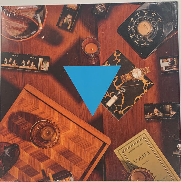 Tiny Jackets – Monophonic Tones – Release:17be9640-37eb-49e5-88dc-886080346ac0 (cover)